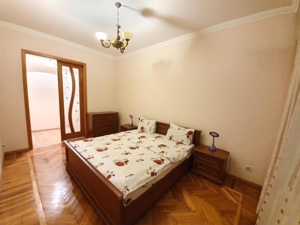 Ultra Central Apartment At Stefan Cel Mare Chisinau Ngoại thất bức ảnh